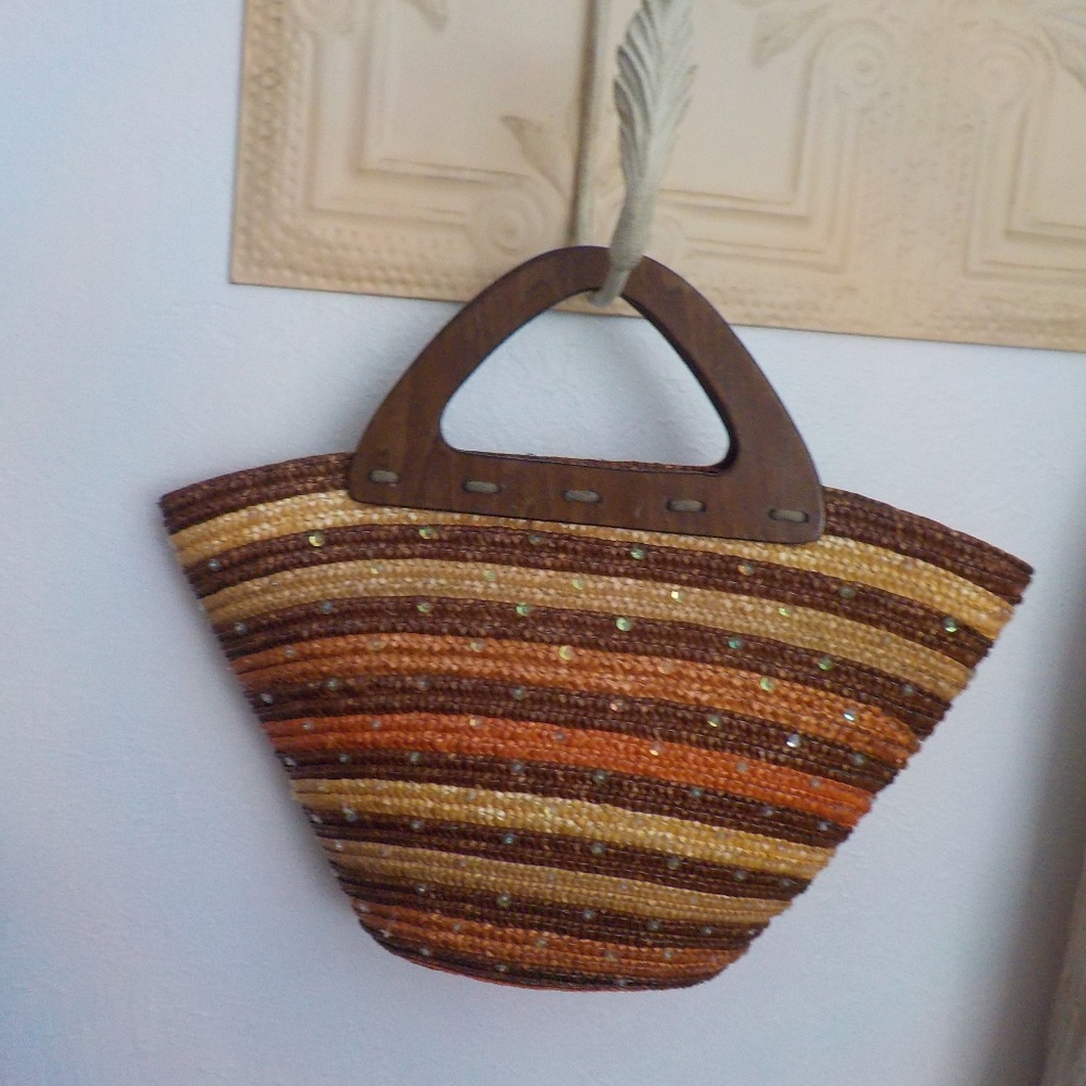 Chateau Brown/Orange Straw Hand Bag Wood Handle